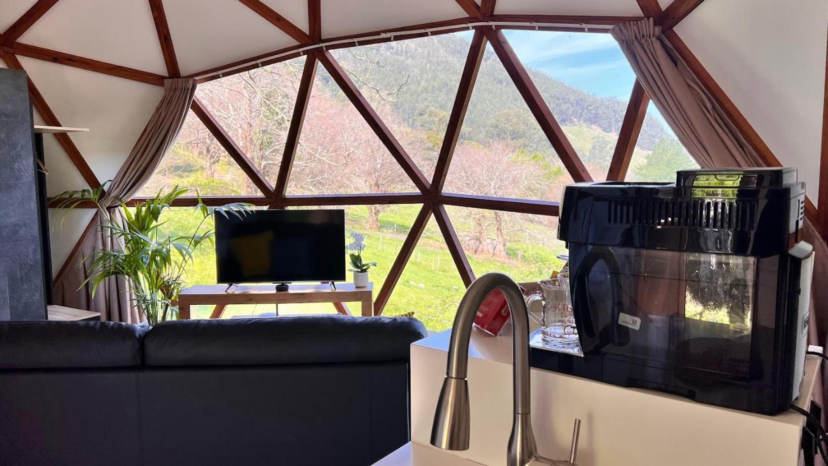 Domocantabria, Cupula Experiencias Ferienhaus Sobremazas